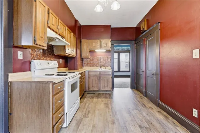 $159,900 | 408 South Shaw Street, Richmond, MO 64085