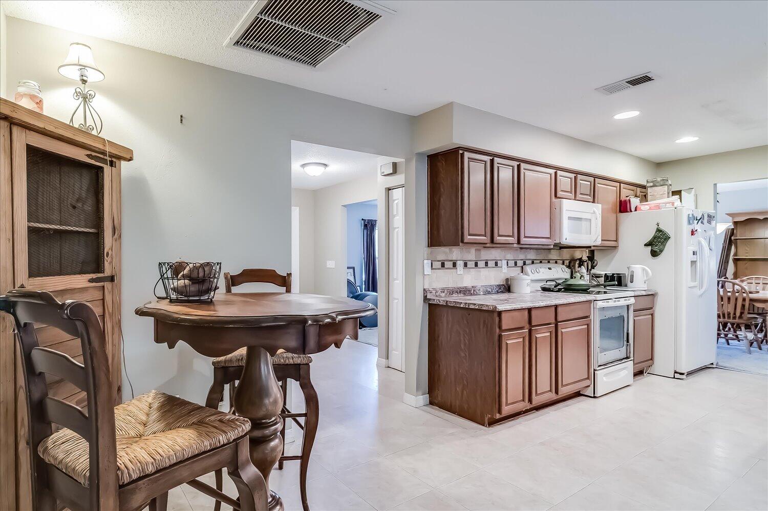 2132 North Morningside Road Avon Park, FL 33825 - Photo 3 of 20 12-12