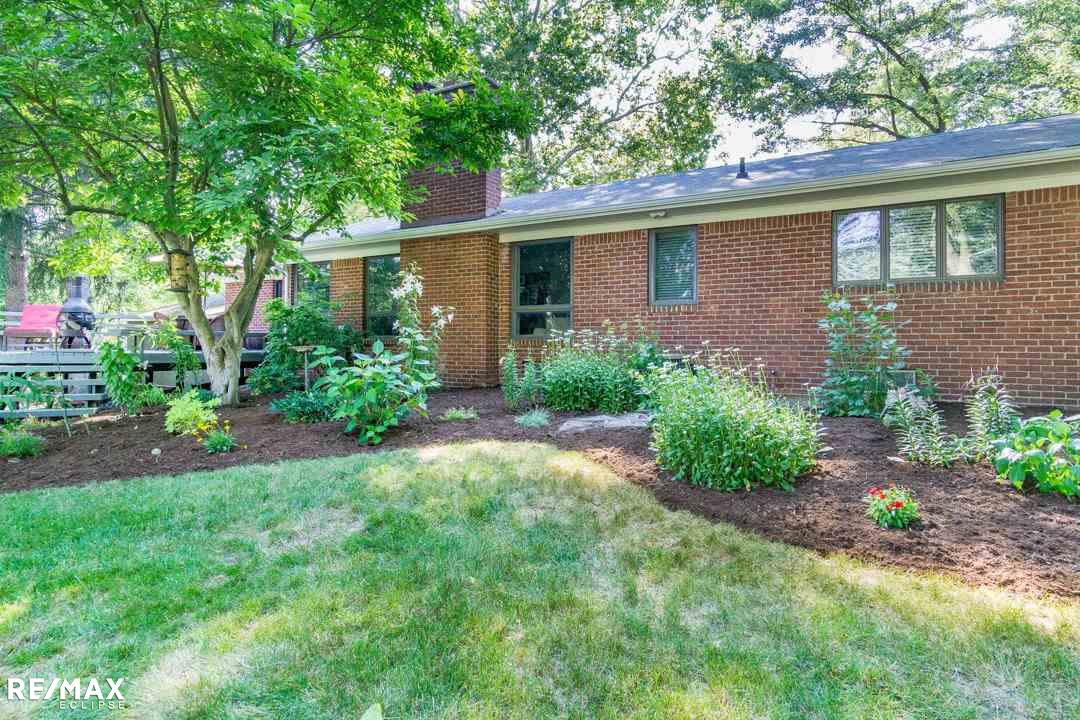 753 Charlesina Drive Rochester, MI 48306 - Photo 28 of 37 31356399-27.JPG