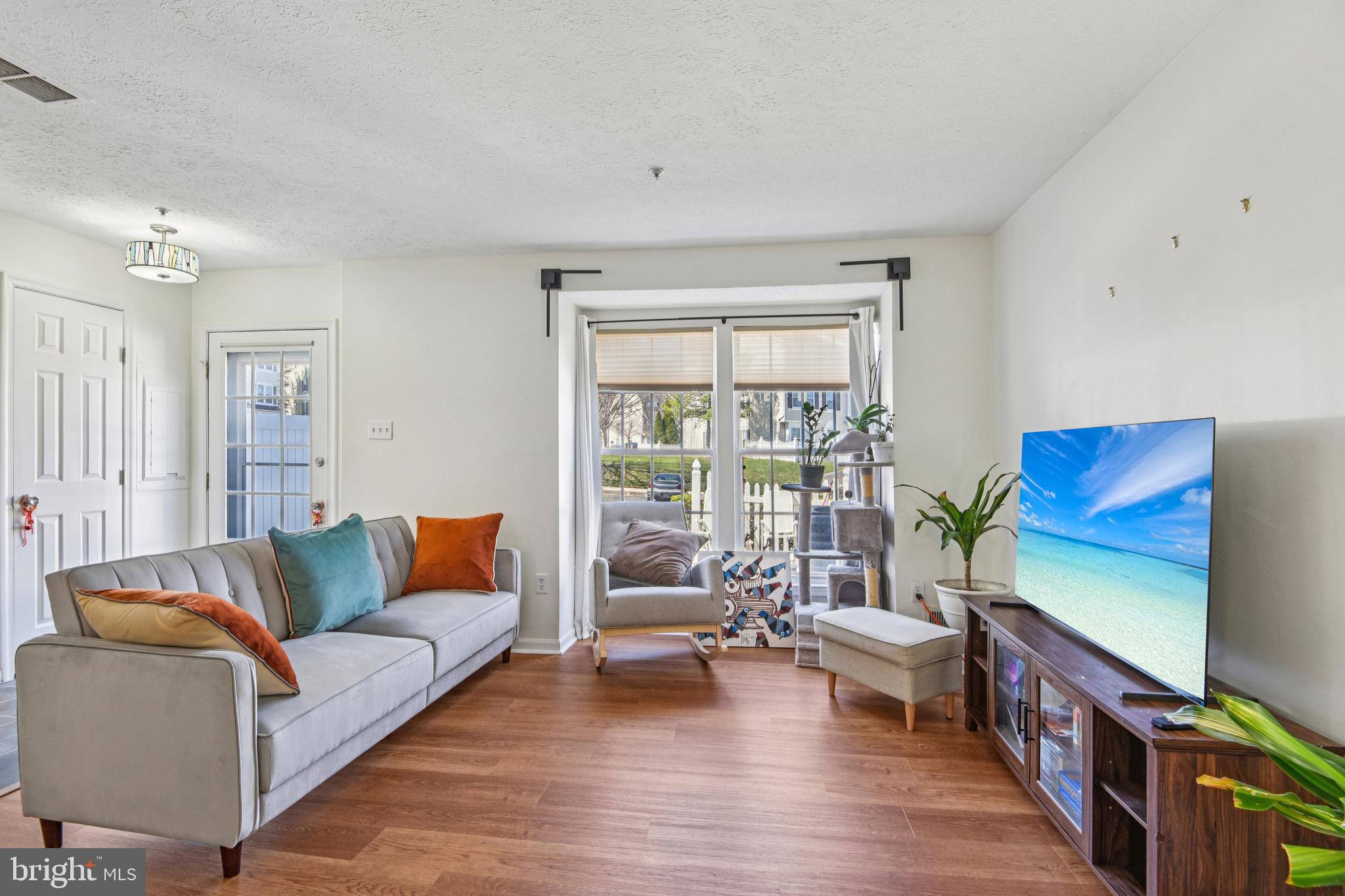 4266 Maple Path Circle, Unit 3 Baltimore, MD 21236 - Photo 2 of 24 Living Room