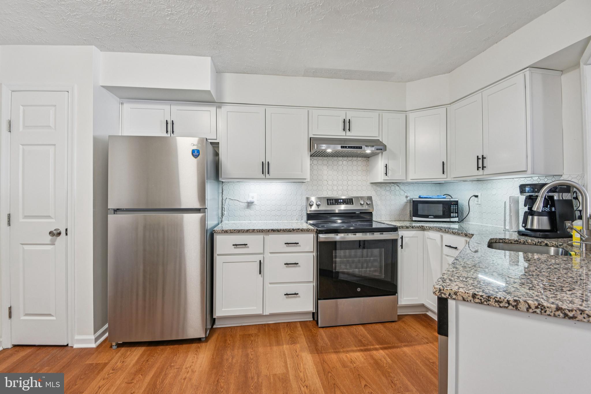 4266 Maple Path Circle, Unit 3 Baltimore, MD 21236 - Photo 3 of 24 Kitchen