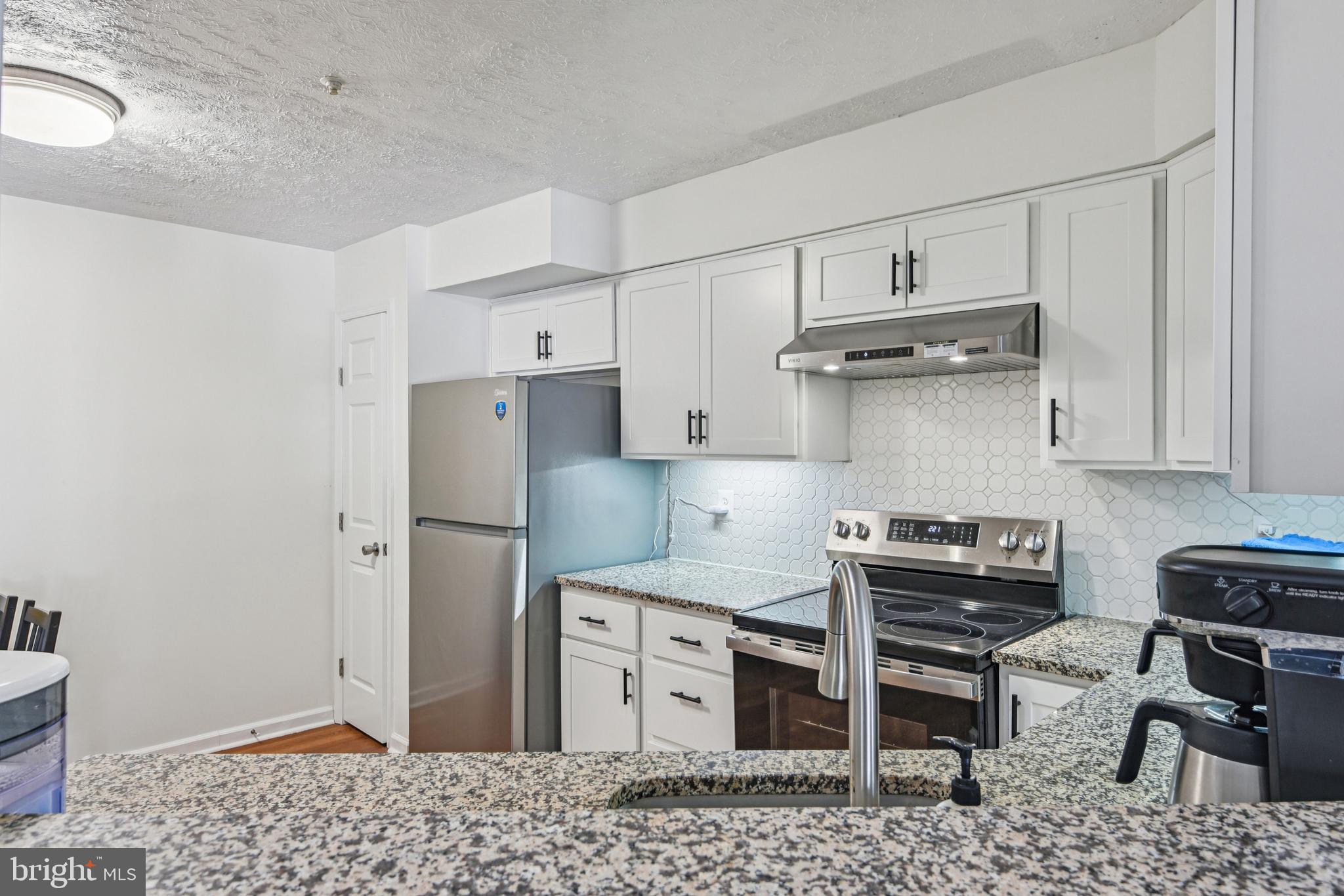 4266 Maple Path Circle, Unit 3 Baltimore, MD 21236 - Photo 10 of 24 Kitchen