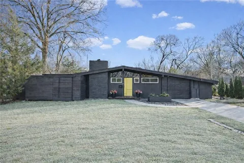 $498,000 | 2115 West 71st Terrace, Prairie Village, KS 66208