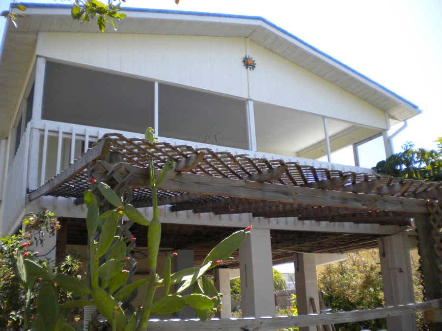 192 Blackbeard Road Summerland Key, FL 33042 - Photo 2 of 12 Back