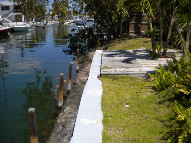 192 Blackbeard Road Summerland Key, FL 33042 - Photo 10 of 12 Seawall