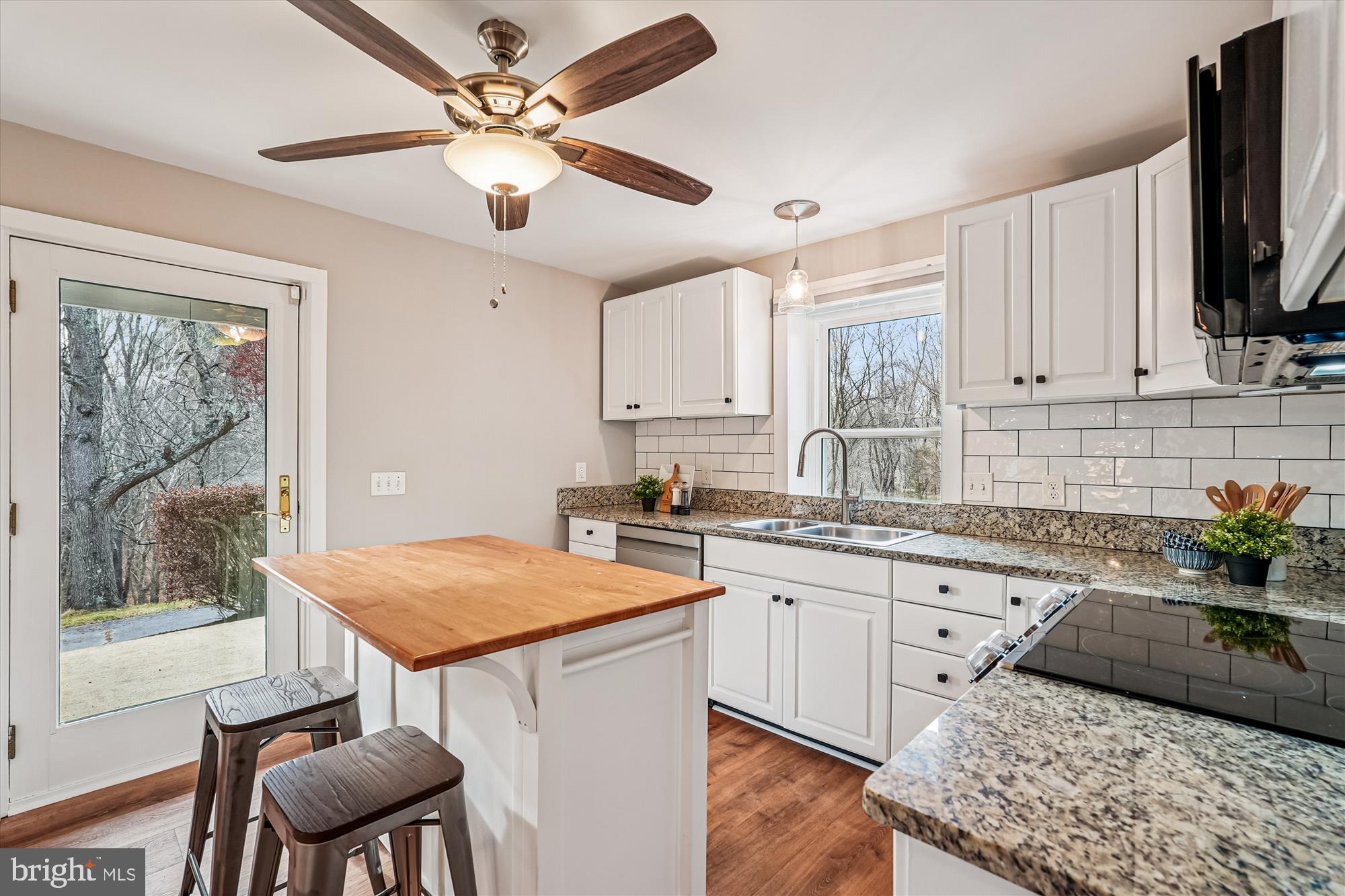 20919 Watermill Road Purcellville, VA 20132 - Photo 16 of 88 Center Island, Granite Counter, SS Appliances