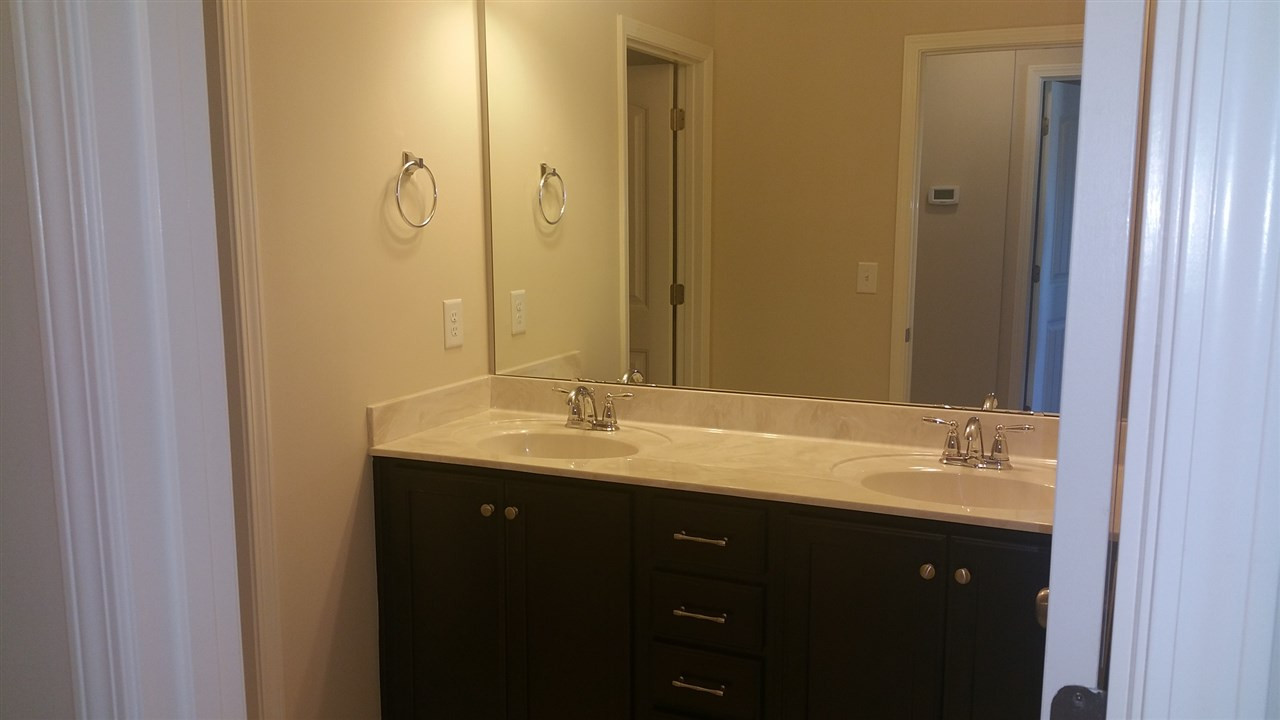 1237 Silver Beach Way Raleigh, NC 27606 - Photo 9 of 20 guest bath