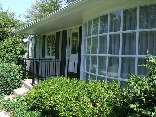 6088 Whitman Road Columbus, OH 43213 - Photo 4 of 24 Gallery Image 4