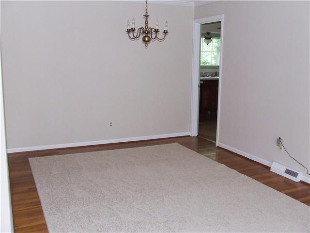 6088 Whitman Road Columbus, OH 43213 - Photo 8 of 24 Gallery Image 8