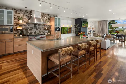 $3,800,000 | 518 14th Avenue West, Kirkland, WA 98033