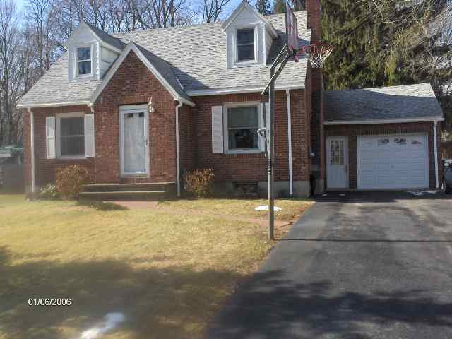 115 Gordon Road Rotterdam, NY 12306 - Photo 1 of 5 Photo 1