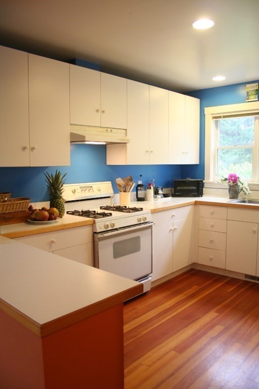 45 Lagoon Road Oak Bluffs, MA 02557 - Photo 14 of 27 Gallery Image 14