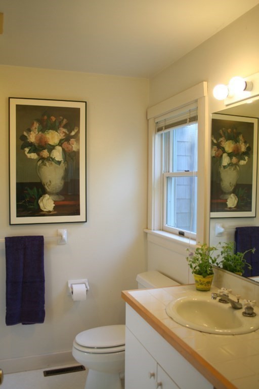 45 Lagoon Road Oak Bluffs, MA 02557 - Photo 23 of 27 Gallery Image 23