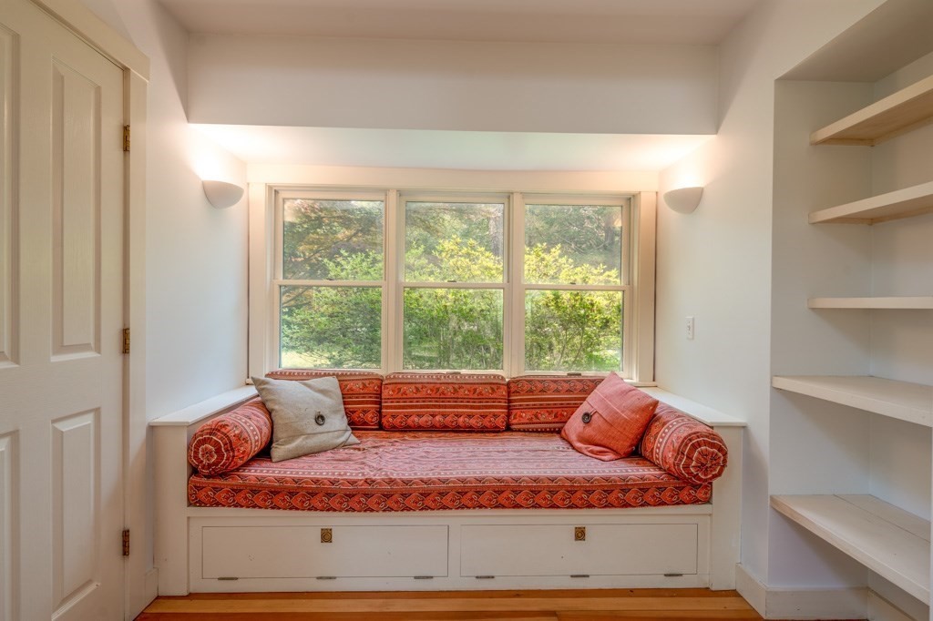 45 Lagoon Road Oak Bluffs, MA 02557 - Photo 6 of 27 Gallery Image 6