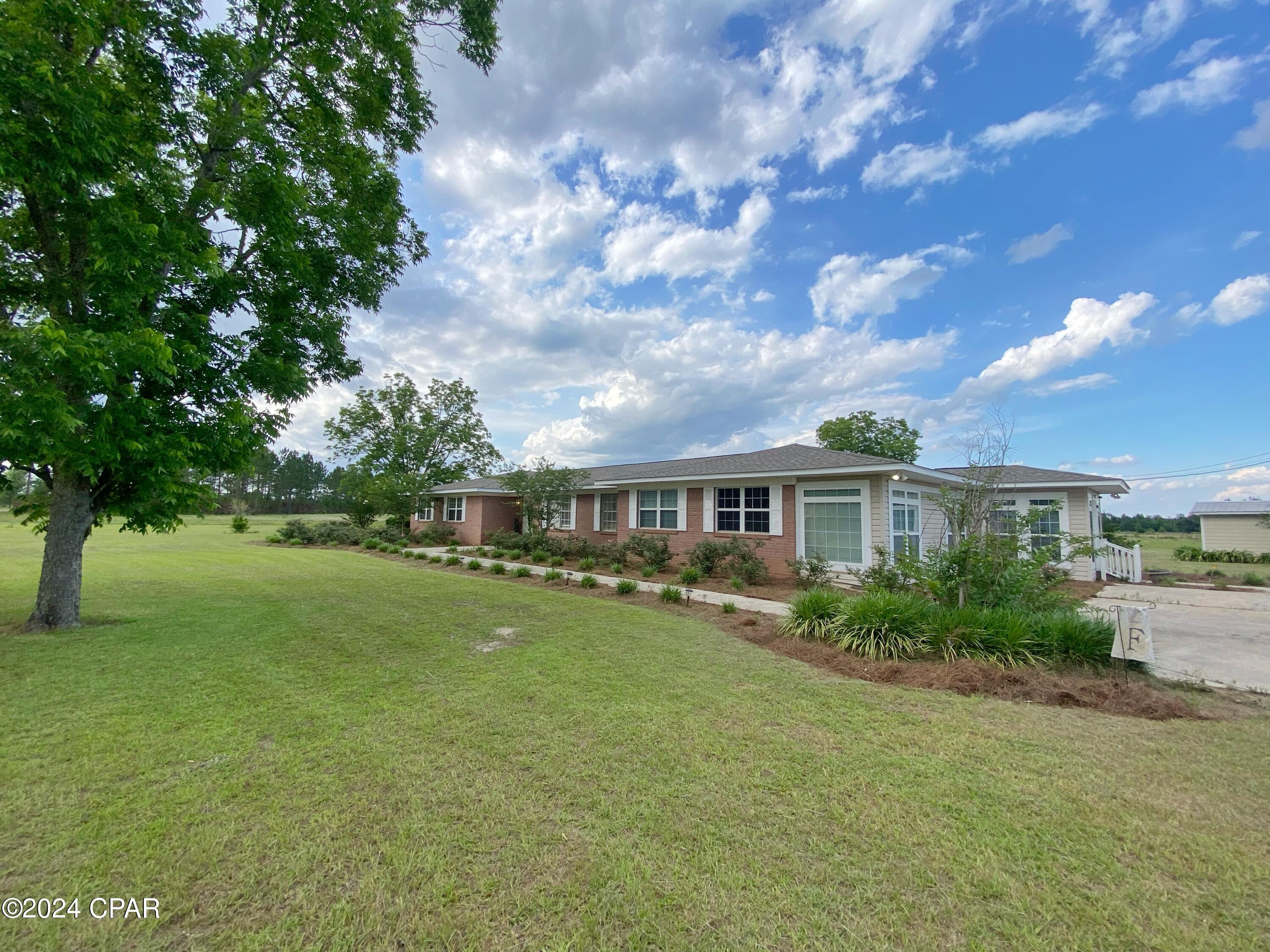 2812 Stephens Road Grand Ridge, FL 32442 - Photo 4 of 60 Gallery Image 4