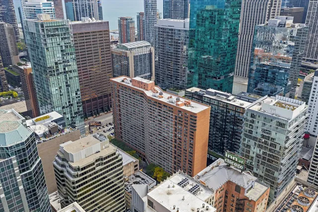 $435,000 | 211 East Ohio Street, Unit 2707, Chicago, IL 60611