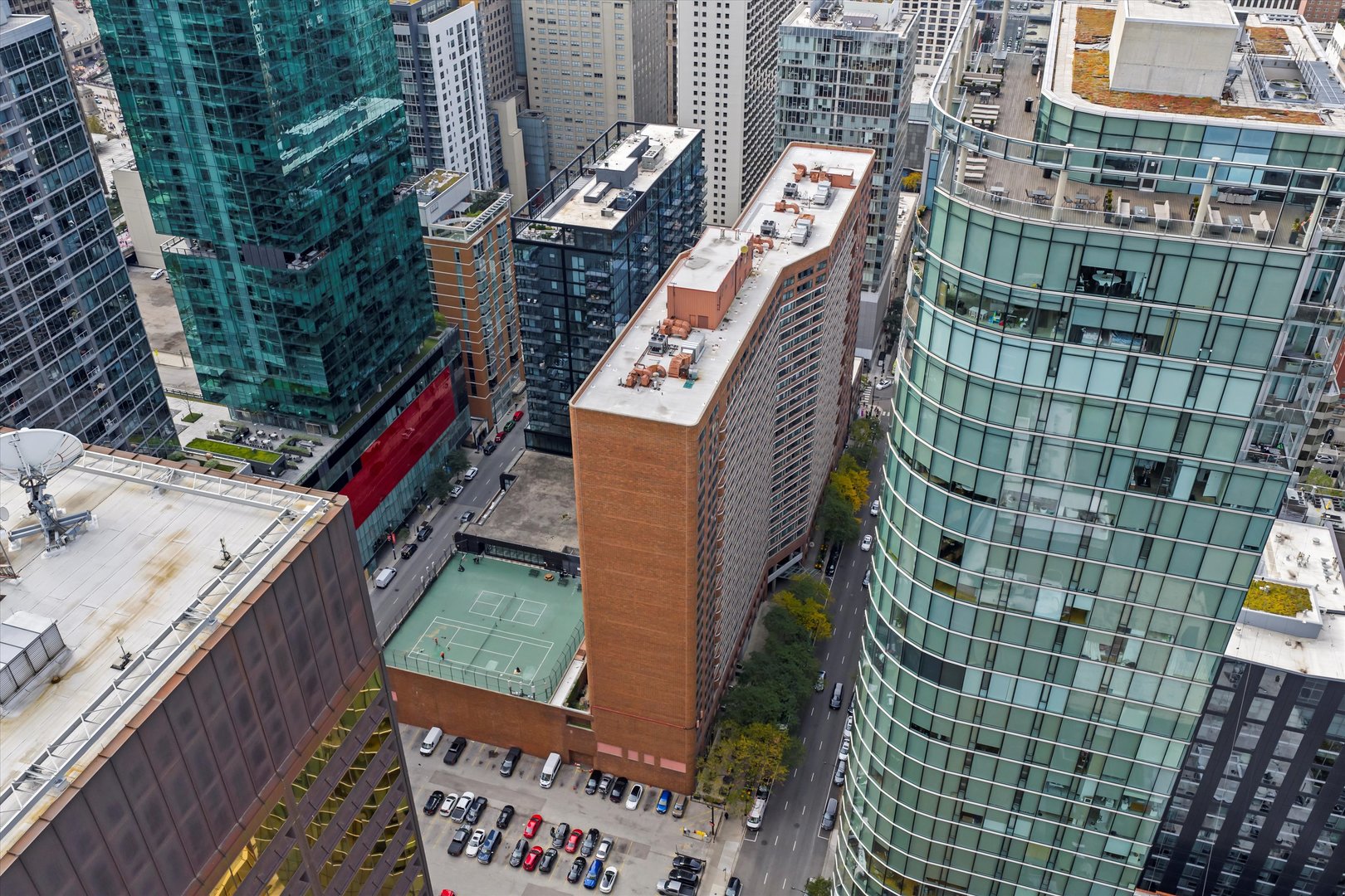 211 East Ohio Street, Unit 2707 Chicago, IL 60611 - Photo 44 of 45 a balcony with city view