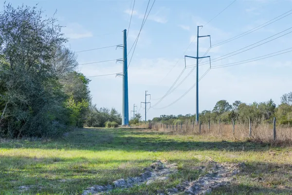 $1,999,999 | 1746 County Road 103, Columbus, TX 78934