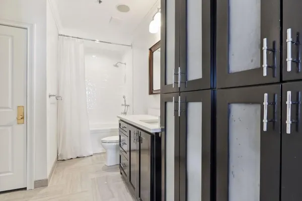 $2,400 | 2255 Peachtree Road Northeast, Unit 825, Atlanta, GA 30309