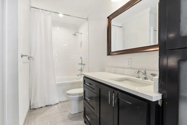 $2,400 | 2255 Peachtree Road Northeast, Unit 825, Atlanta, GA 30309