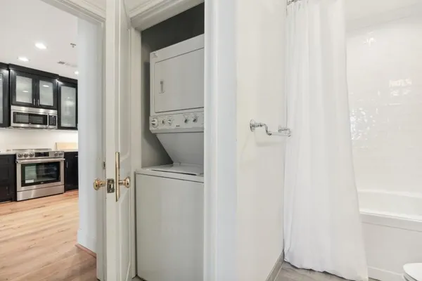 $2,400 | 2255 Peachtree Road Northeast, Unit 825, Atlanta, GA 30309