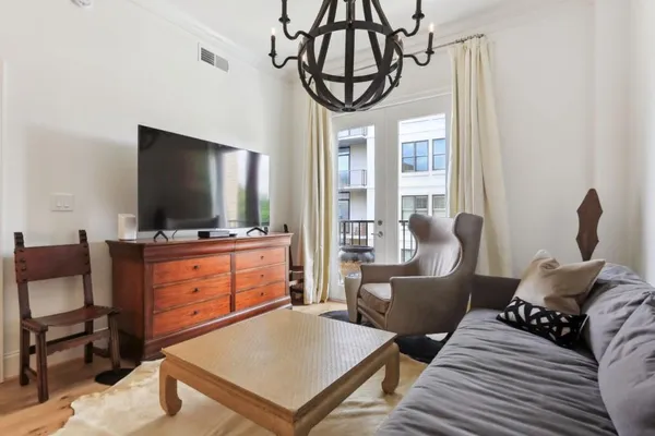 $2,400 | 2255 Peachtree Road Northeast, Unit 825, Atlanta, GA 30309