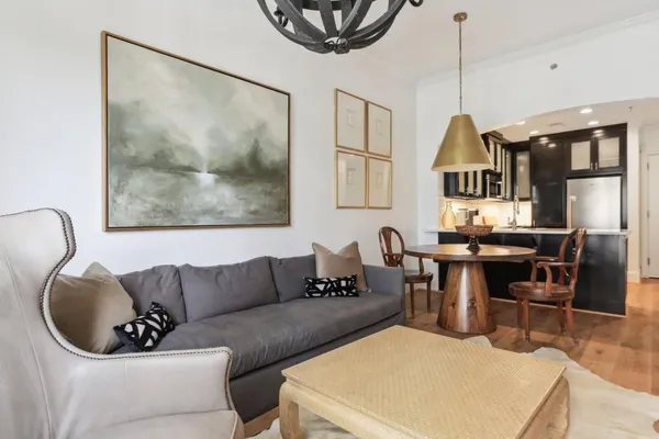 $2,400 | 2255 Peachtree Road Northeast, Unit 825, Atlanta, GA 30309