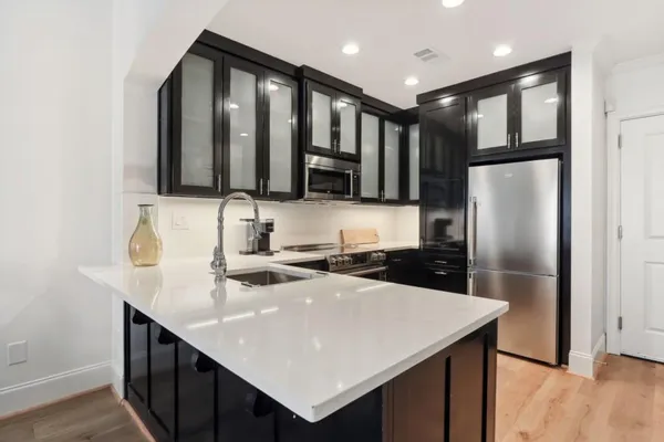 $2,400 | 2255 Peachtree Road Northeast, Unit 825, Atlanta, GA 30309