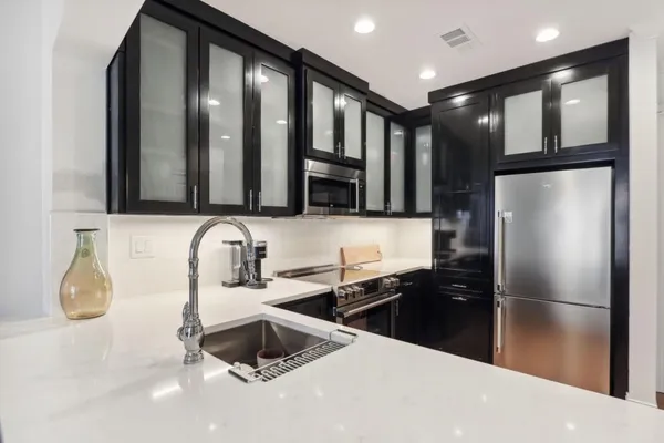 $2,400 | 2255 Peachtree Road Northeast, Unit 825, Atlanta, GA 30309