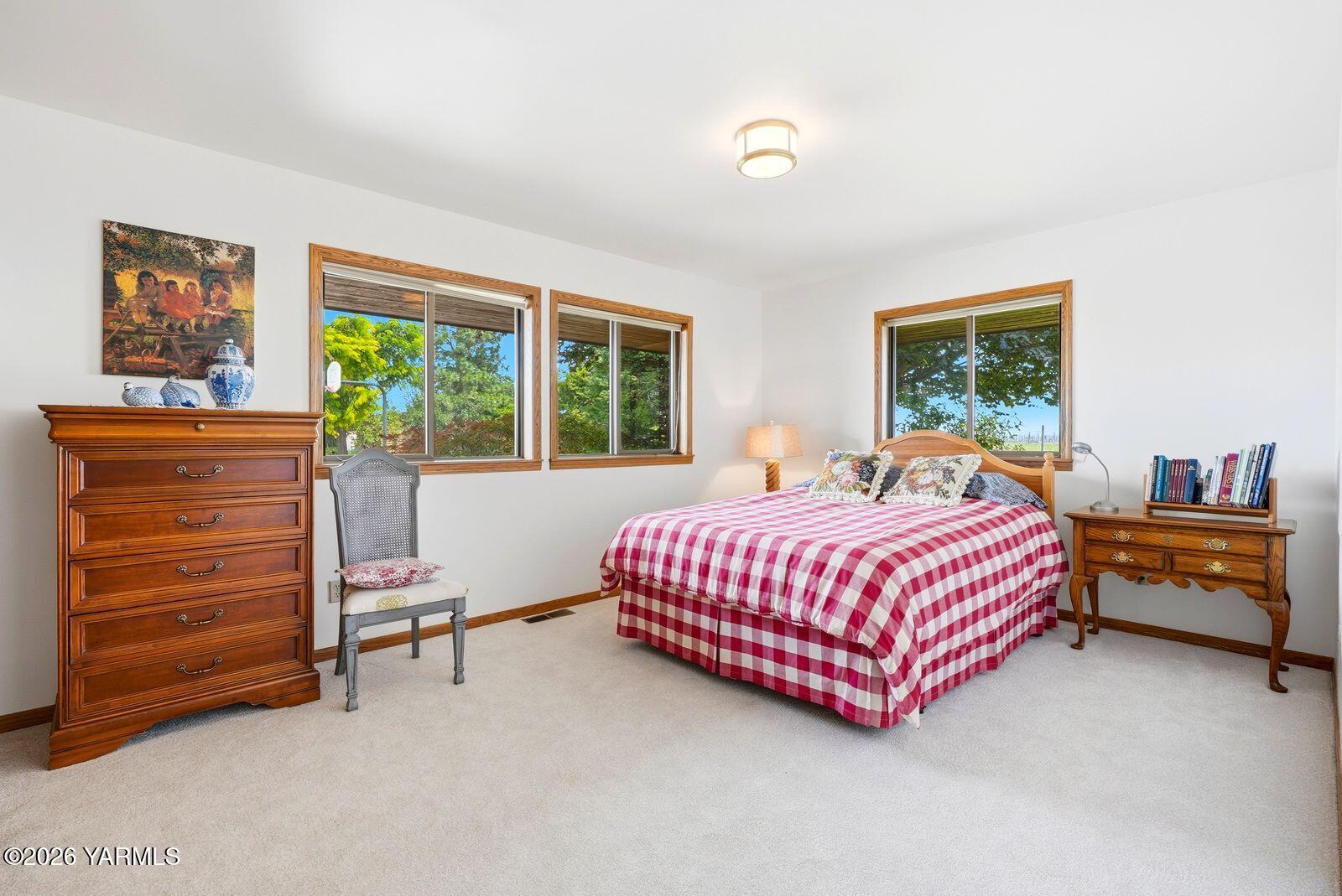 170732 Olsen Road Grandview, WA 98930 - Photo 24 of 58 23 Bedroom 3