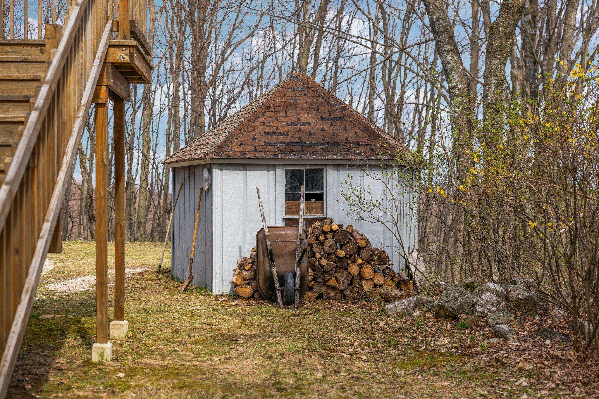 8822 Bahle Road Suttons Bay, MI 49682 - Photo 50 of 59 1933347-57e302cd-d141-48c1-83f7-518e0d86cfe4.JPG