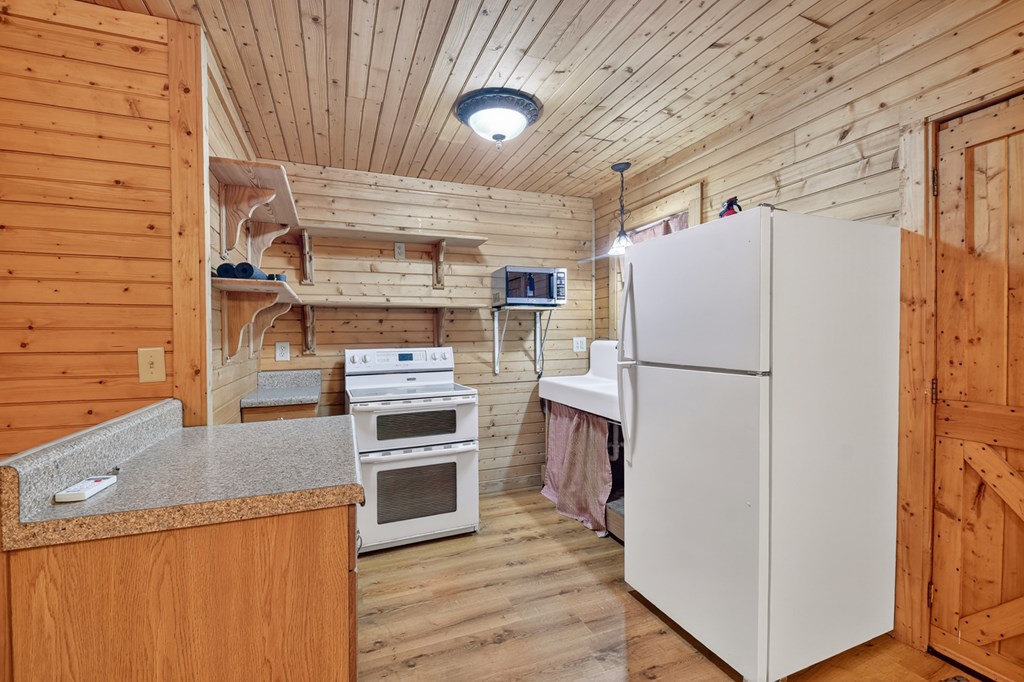 261 Spring Road Blairsville, GA 30512 - Photo 10 of 24 Gallery Image 10