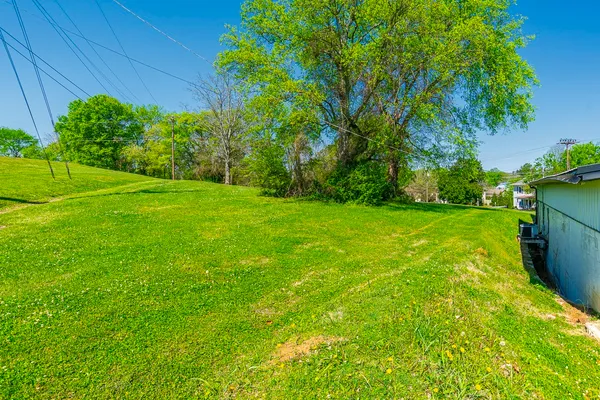 $256,900 | 806 Washington Street West, Fayetteville, TN 37334