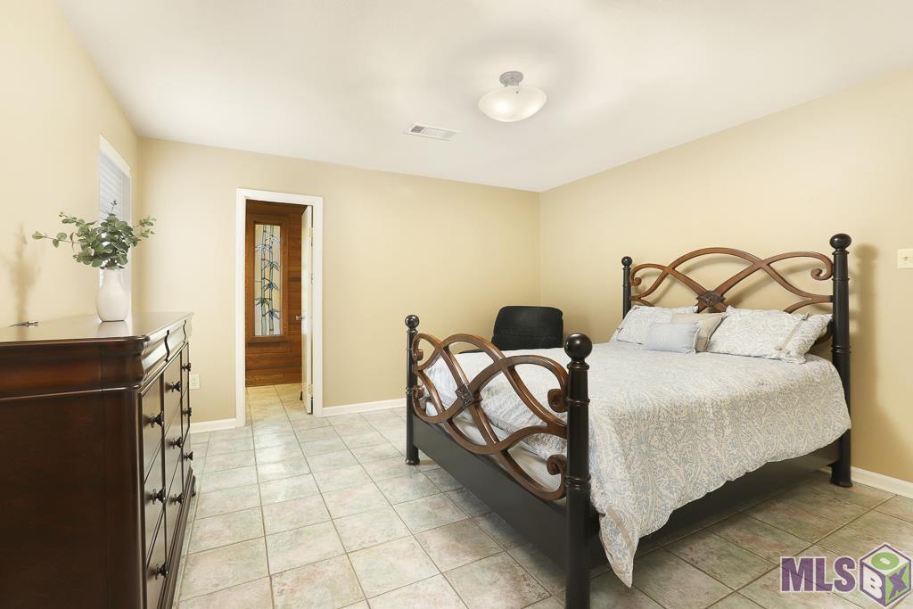 1576 Normandy Drive Baton Rouge, LA 70806 - Photo 18 of 32 Primary Bedroom