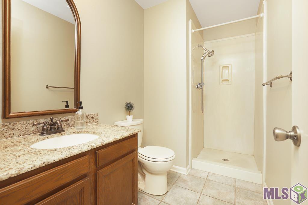 1576 Normandy Drive Baton Rouge, LA 70806 - Photo 22 of 32 Bathroom Downstairs