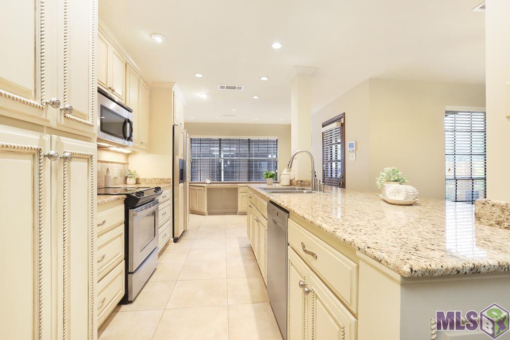 1576 Normandy Drive Baton Rouge, LA 70806 - Photo 4 of 32 Kitchen