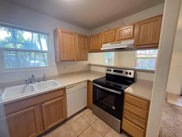 $659,900 | 5 Abbey Lane, Unit 311, Lahaina, HI 96761