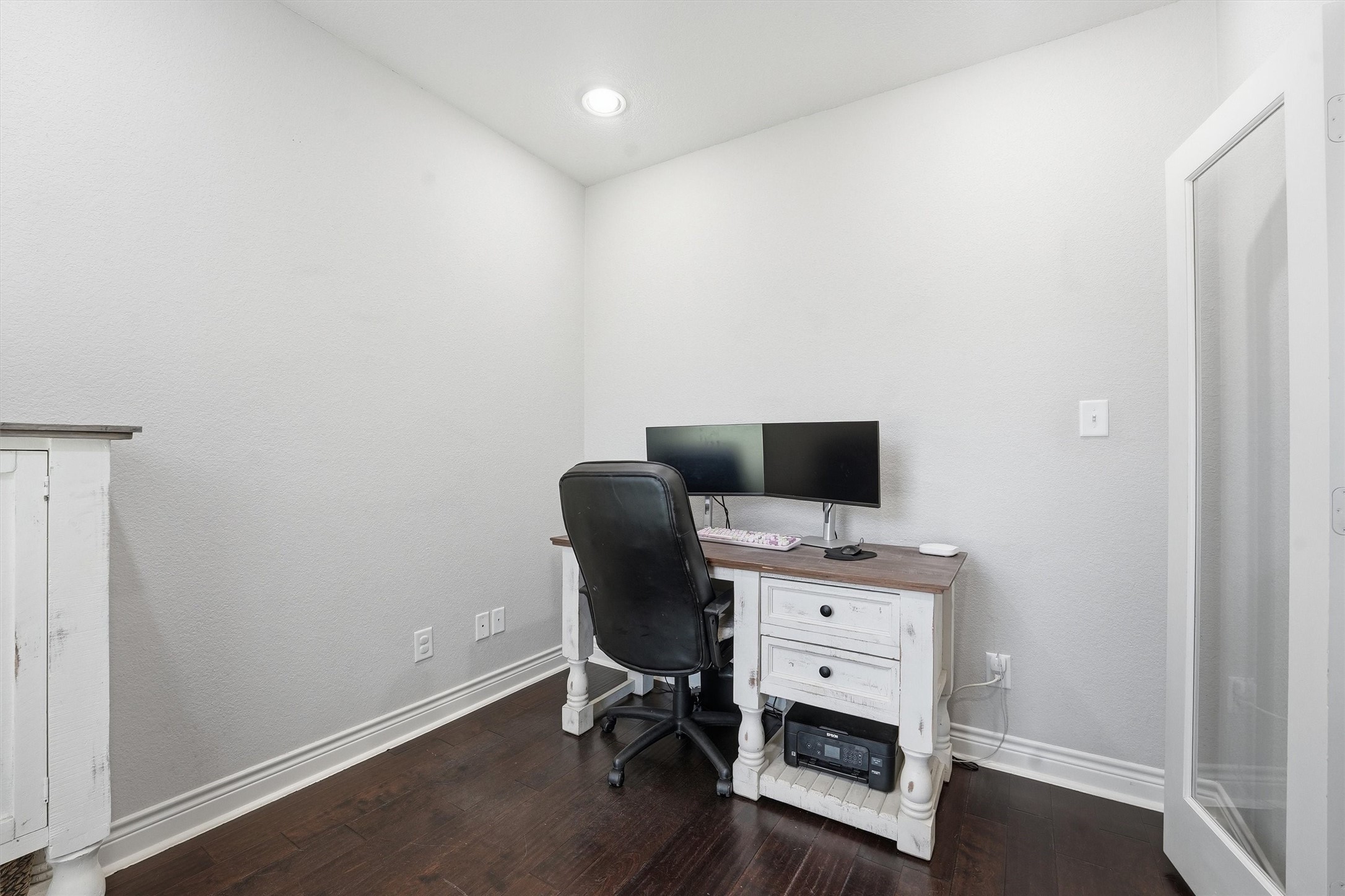 205 Kingspoint Conroe, TX 77356 - Photo 3 of 29 Home office