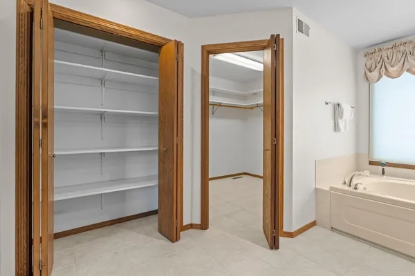 $1,149,000 | 19800 Stephan Drive, Starbuck, MN 56381