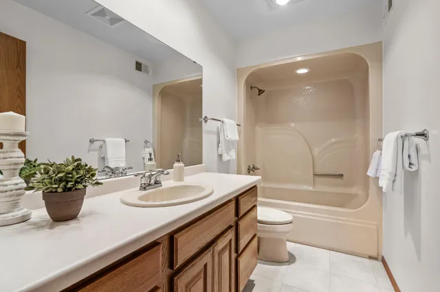 $1,149,000 | 19800 Stephan Drive, Starbuck, MN 56381