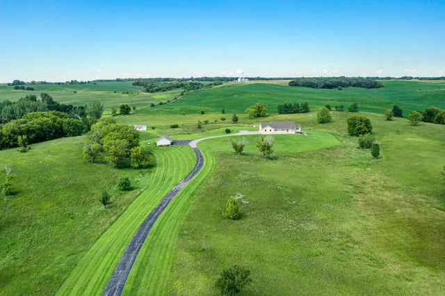 $1,149,000 | 19800 Stephan Drive, Starbuck, MN 56381