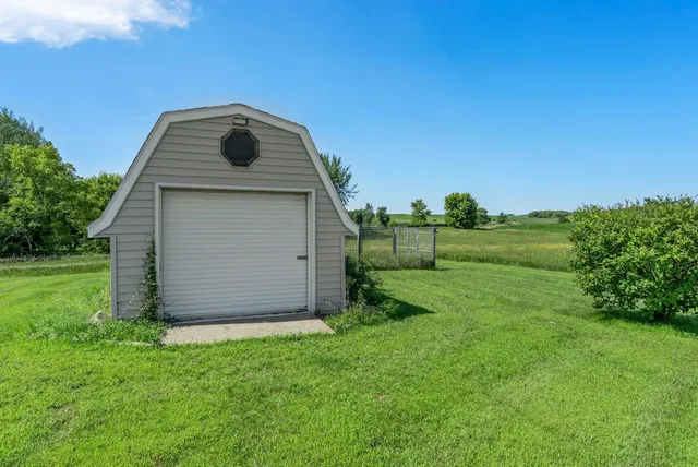 $1,149,000 | 19800 Stephan Drive, Starbuck, MN 56381