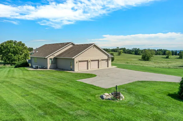 $1,149,000 | 19800 Stephan Drive, Starbuck, MN 56381