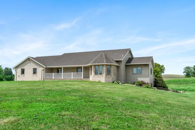 $1,149,000 | 19800 Stephan Drive, Starbuck, MN 56381