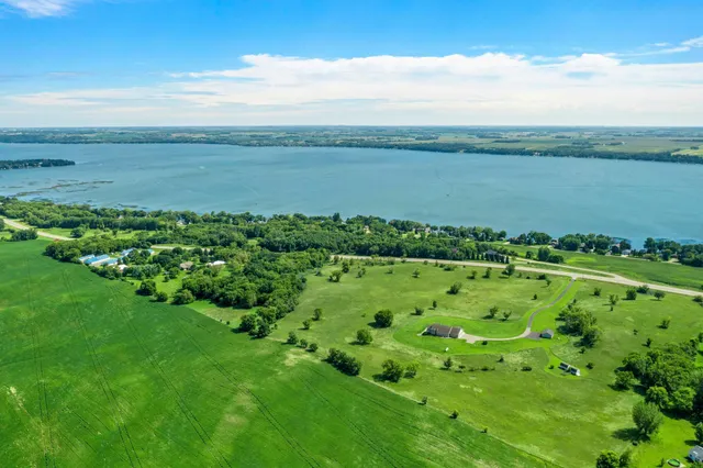 $1,149,000 | 19800 Stephan Drive, Starbuck, MN 56381