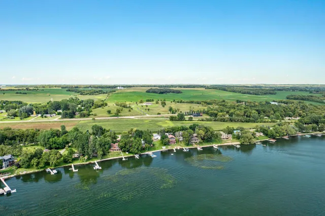 $1,149,000 | 19800 Stephan Drive, Starbuck, MN 56381