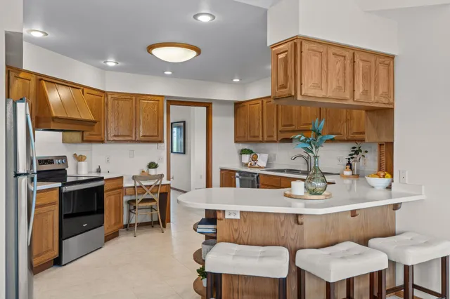 $1,149,000 | 19800 Stephan Drive, Starbuck, MN 56381