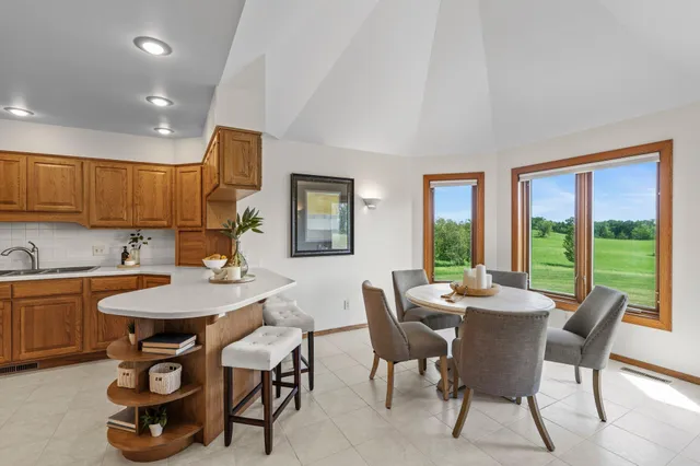 $1,149,000 | 19800 Stephan Drive, Starbuck, MN 56381