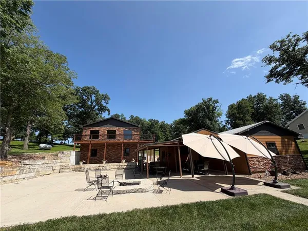 $999,000 | 588 Lake Viking Terrace, Gallatin, MO 64640