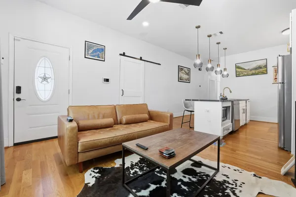 $1,900 | 1401 Sydnor Street, Houston, TX 77020